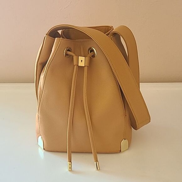 Vince Camuto Drawstring Shoulder Bucket Bag Tan Camel Gold Accents